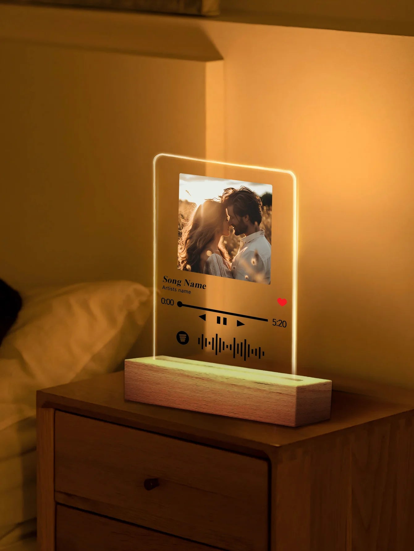 Personalized photo LED lights Bedroom night lights, custom photo lights, birthday gifts, to commemorate special occasions.